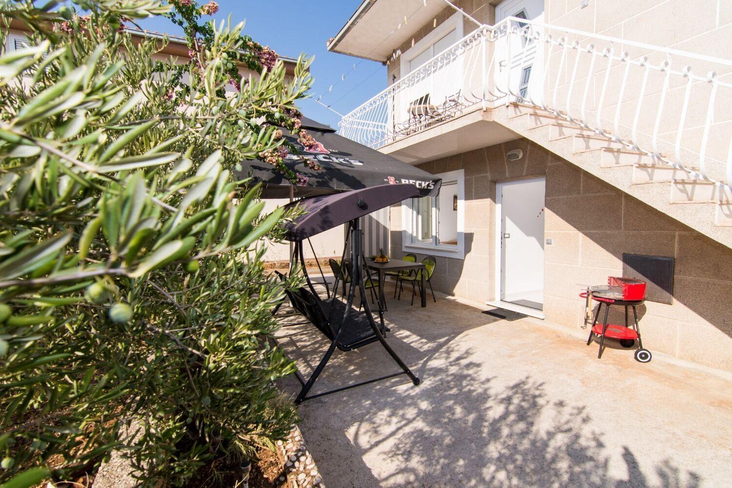 Apartments Ivica - Garden Terrace Slatine Exteriér fotografie